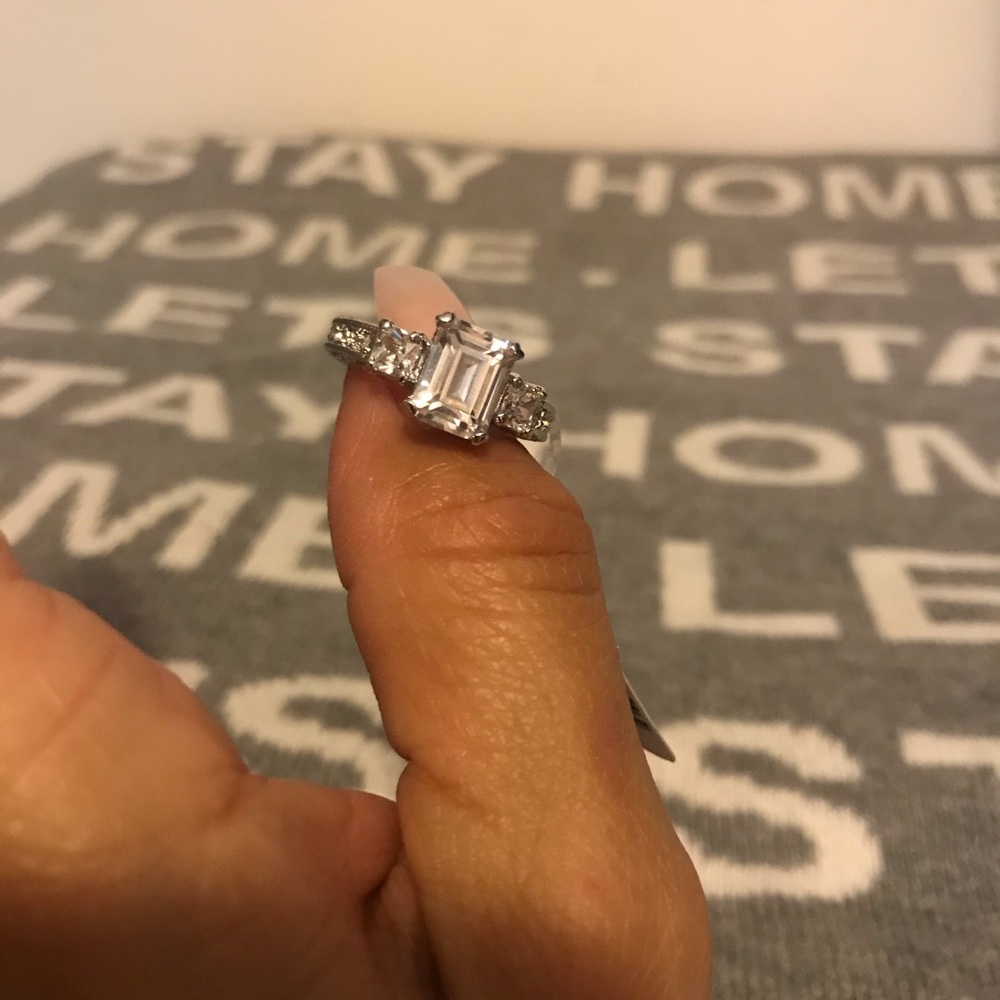 Fashion Diamond Engagement Silver Ring